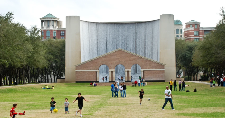 Una visita al Parque Waterwall de Gerald D. Hines en Houston, Texas