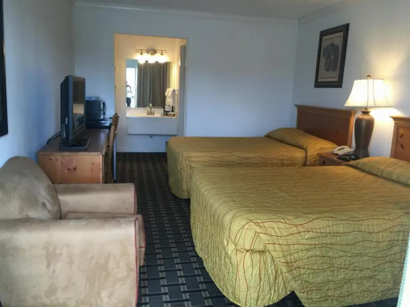 Houston Inn and Suites Houston — photo 11 of 60