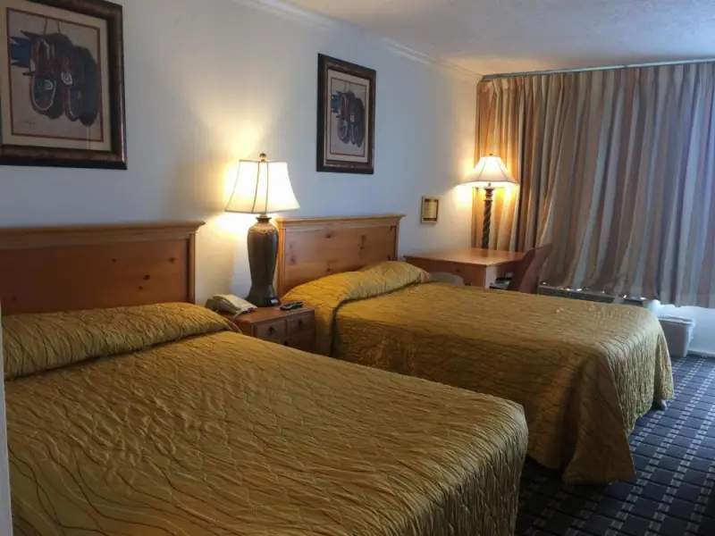 Houston Inn and Suites Houston — photo 53 of 60