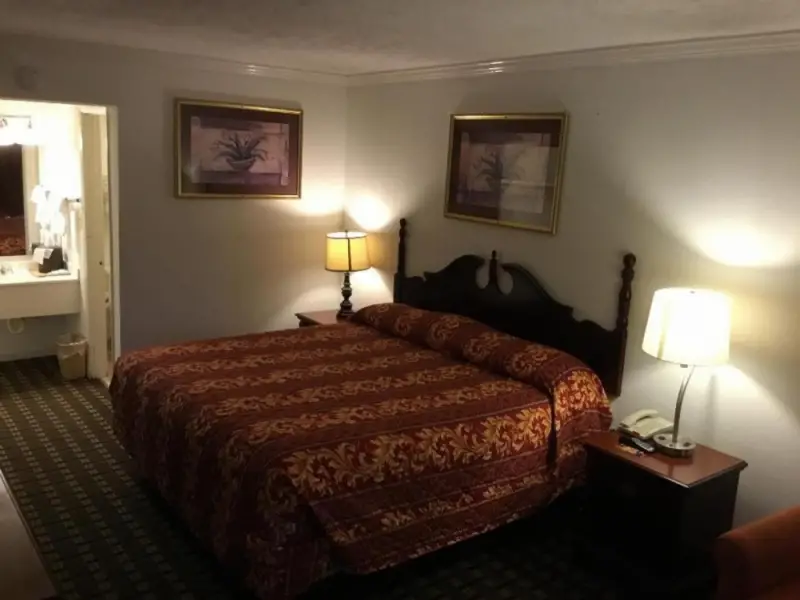 Houston Inn and Suites Houston — photo 57 of 60